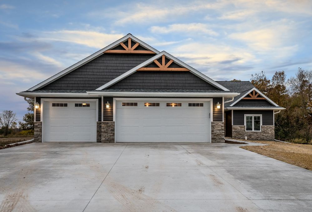 Choosing the Right Garage Door Style for California Homes